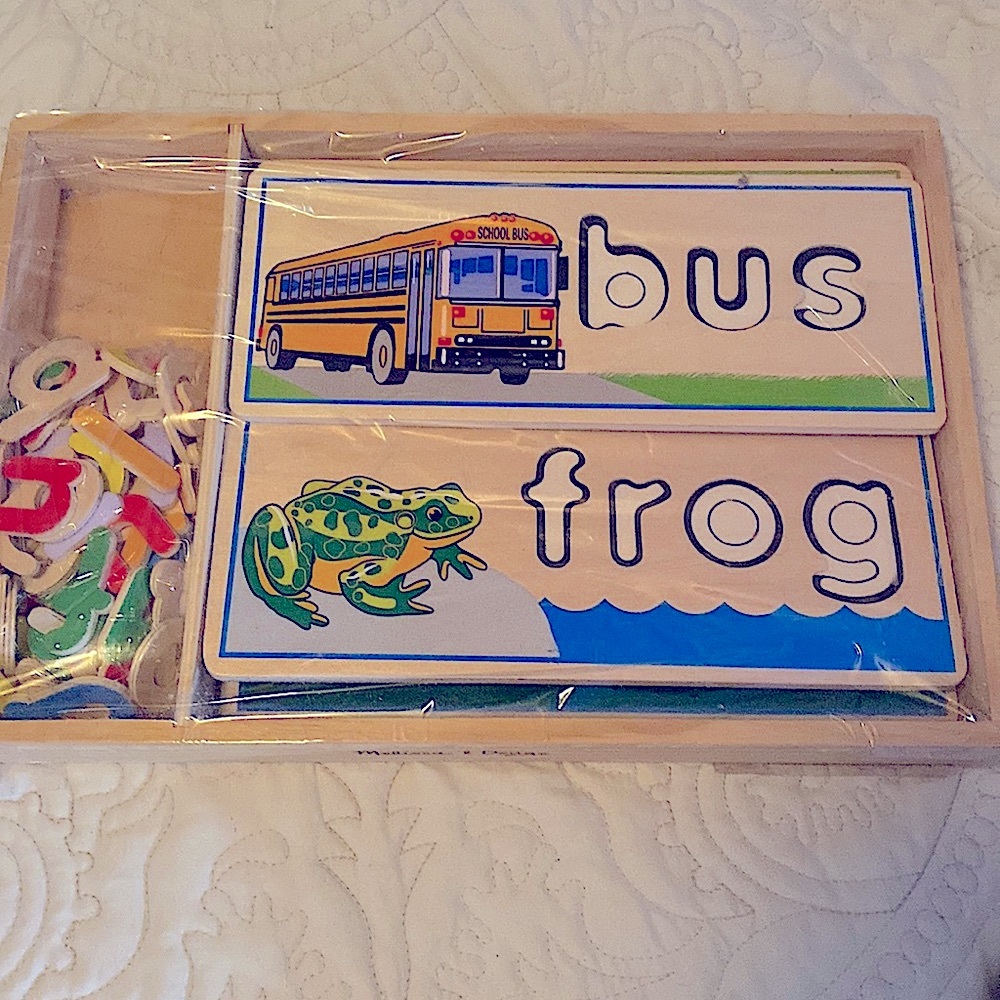 MELISSA & DOUG See and Spell. Wooden Box. Learning tool. Ages 4+